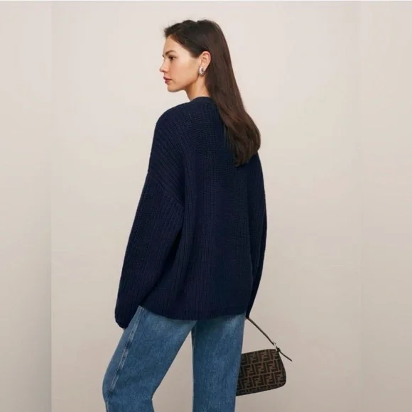 Reformation Maya Cotton Cashmere
Oversized Cardigan - Picture 4 of 9